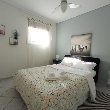 Apartmán Flat With Garden Near Sea, Port And Airport Artemida  Exteriér fotografie