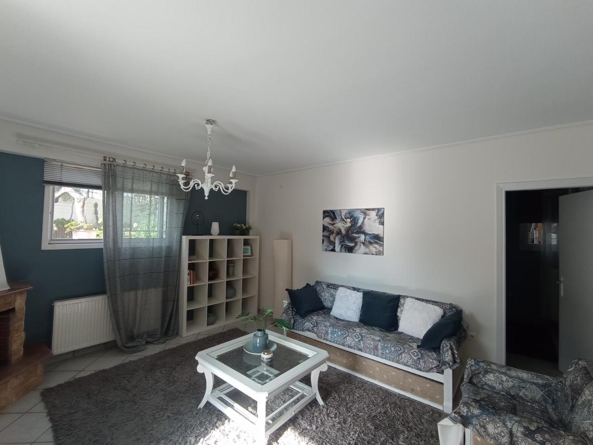 Apartmán Flat With Garden Near Sea, Port And Airport Artemida  Exteriér fotografie