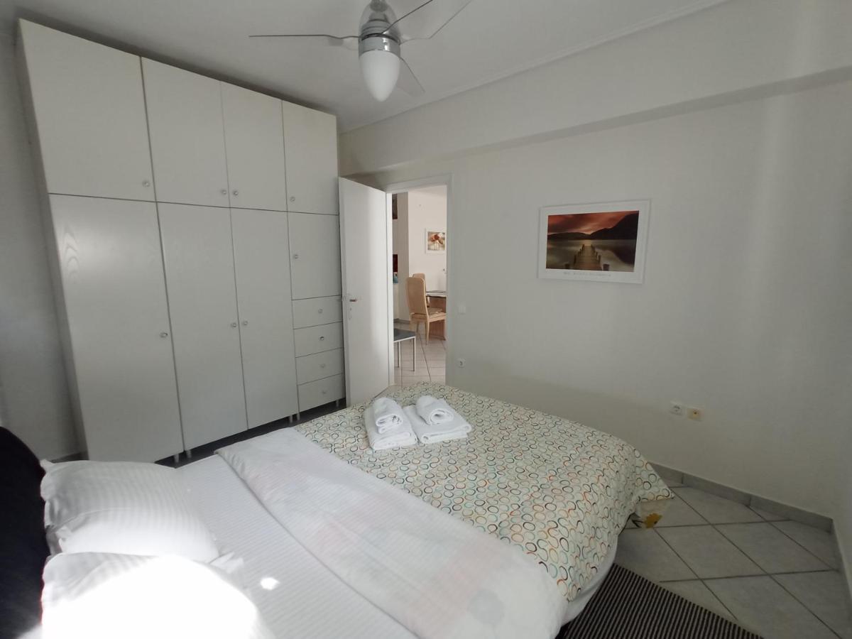 Apartmán Flat With Garden Near Sea, Port And Airport Artemida  Exteriér fotografie