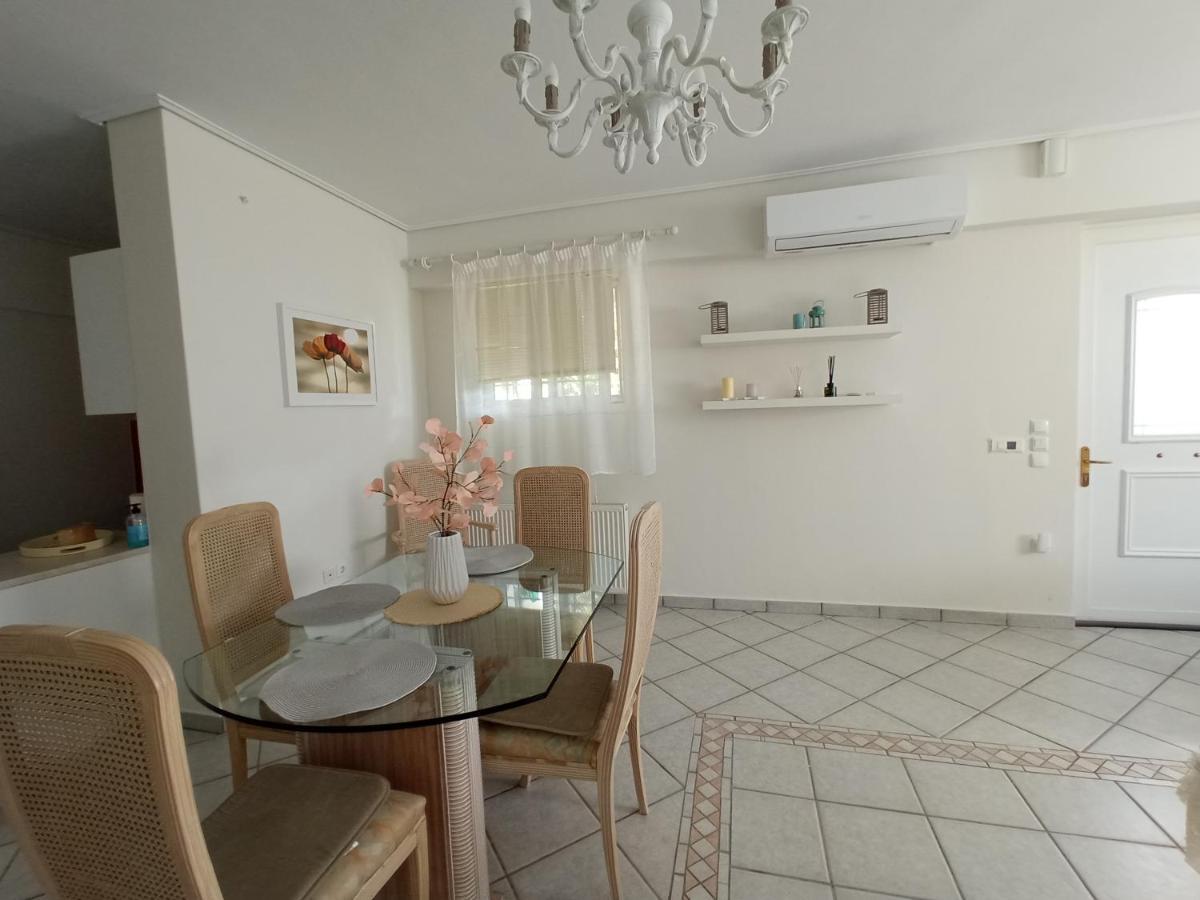 Apartmán Flat With Garden Near Sea, Port And Airport Artemida  Exteriér fotografie