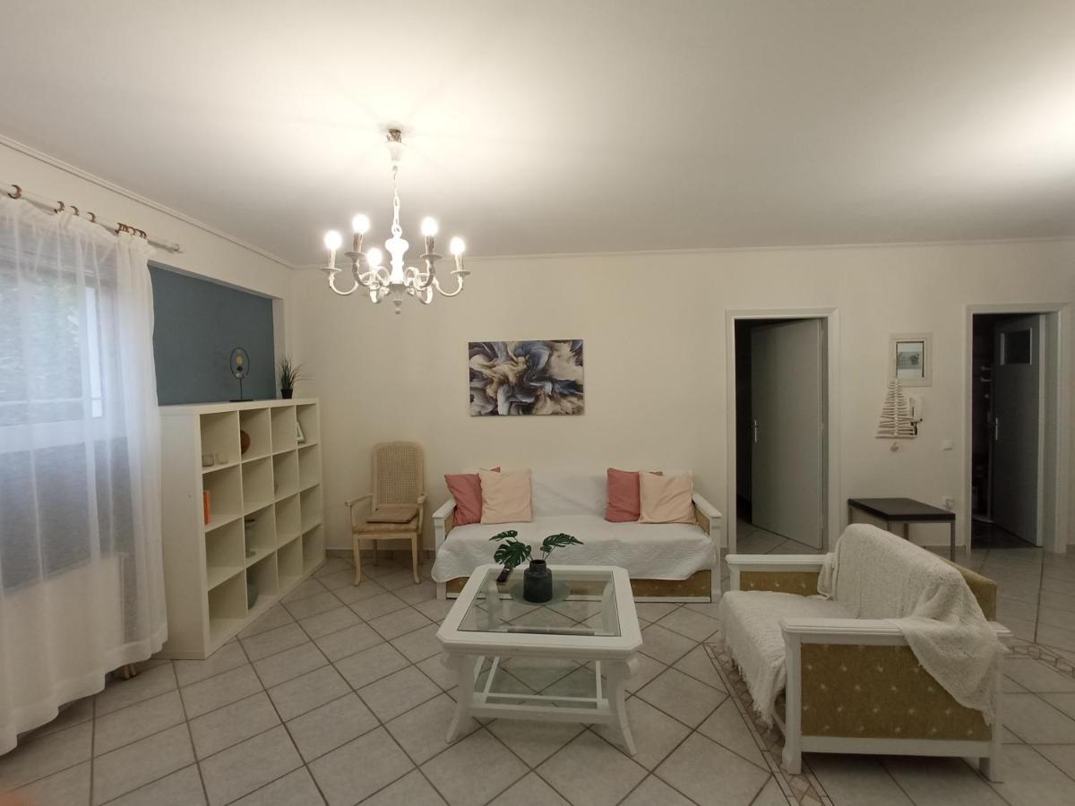 Apartmán Flat With Garden Near Sea, Port And Airport Artemida  Exteriér fotografie