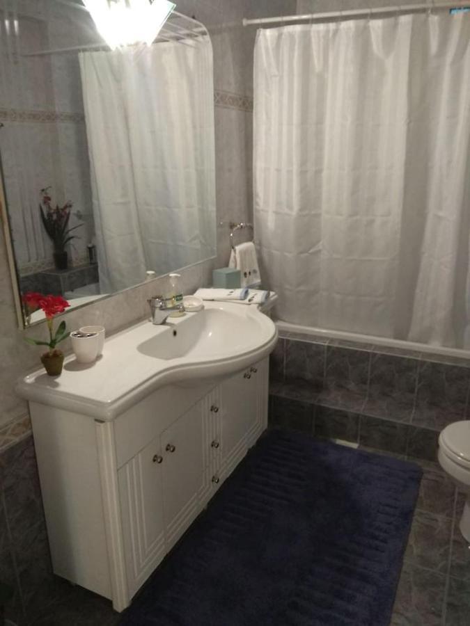 Apartmán Flat With Garden Near Sea, Port And Airport Artemida  Exteriér fotografie
